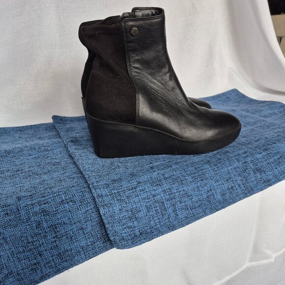Vionic Skylar Women's Comfort Wedge Short Boot - Picture 1 of 5